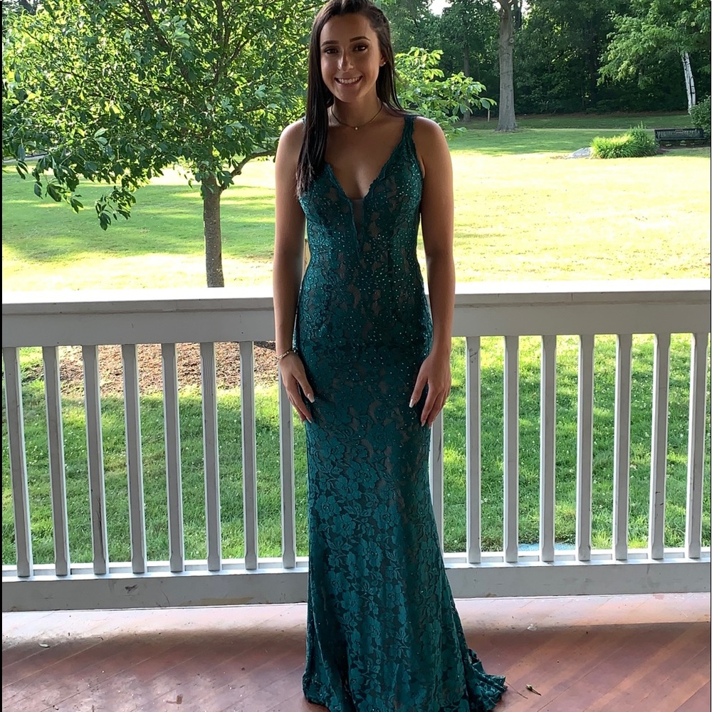 Gorgeous Jovani Gown.  Worn only for pictures as prom never happened.